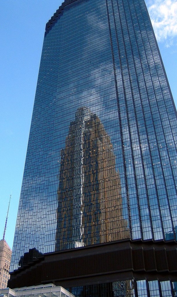 800px-IDS_reflecting_Wells_Fargo
